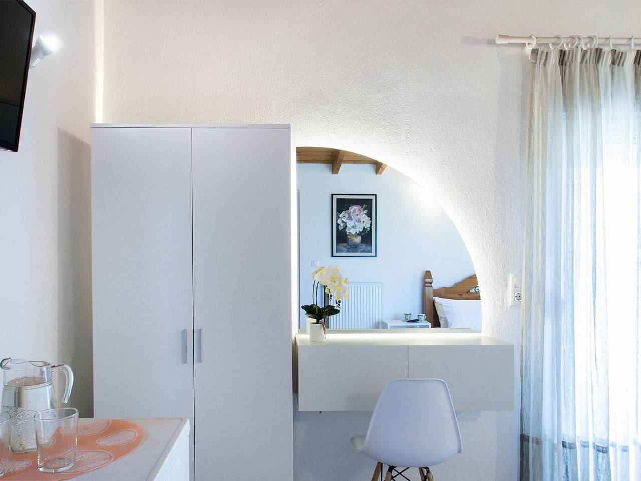 Appartement entier, Berge und die ikonische Landebahn des Flughafens Skiathos in Sporades