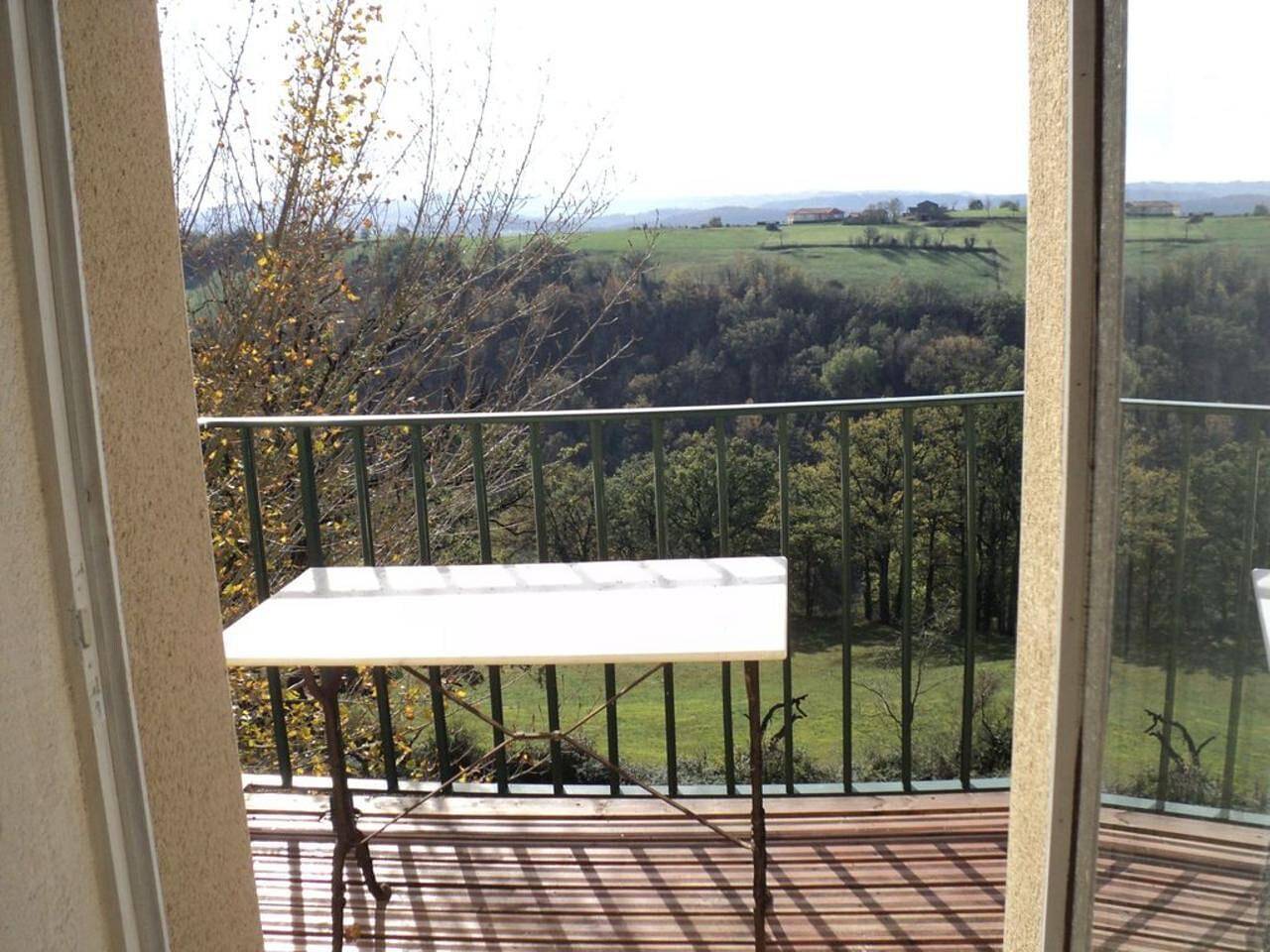 Petite maison en pierres proche du village d'agnac in Firmi, Aveyron (desambiguación)