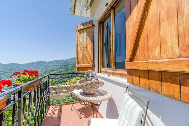 Appartamento intero, Guesthost - Exclusive Villa with pool & parking in Rapallo (Città), Rapallo