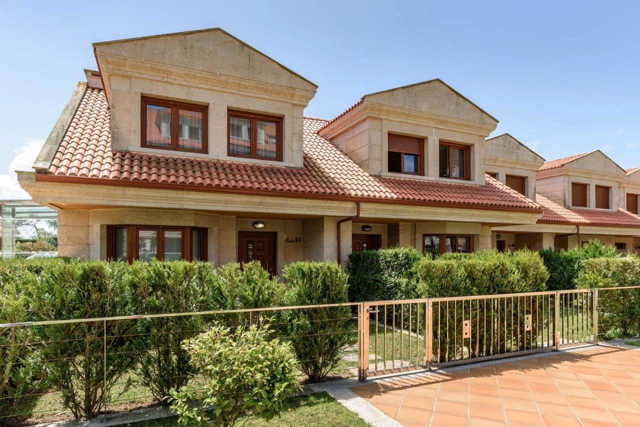 Apartamento entero, Four-Bedroom Chalet in Isla de La Toja, O Grove