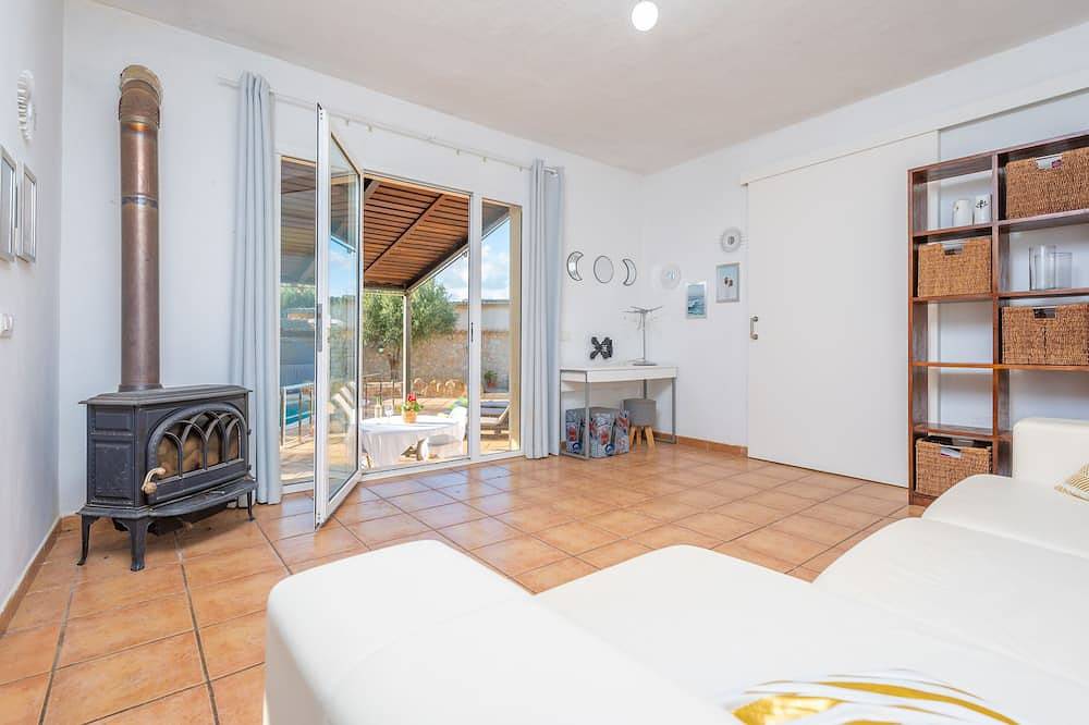 Villalonga - Nice villa with private pool and free Wifi in Maria de la Salut, Majorca Center
