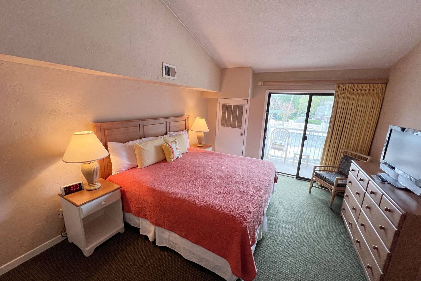 Entire apartment, Players Club Resort in Coligny Beach, Beaufort County