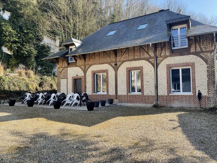 Gîte pour 25 personnes, avec Terrasse et Jardin