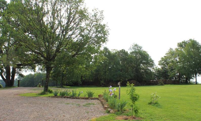 Location de vacances pour 3 personnes, avec jardin et vue, adapté aux familles à Châteauvieux - 3