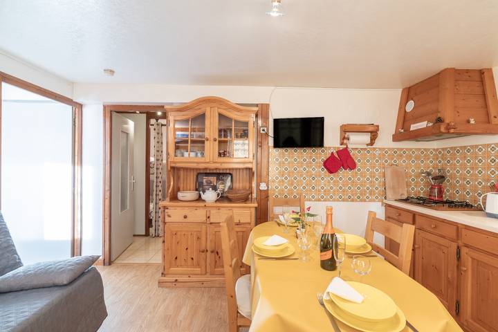 Apartamento entero, Apartamento 'Le Rouge-Gorge' con vistas a la montaña, terraza privada y Wi-Fi in Cordón, Pays du Mont-Blanc