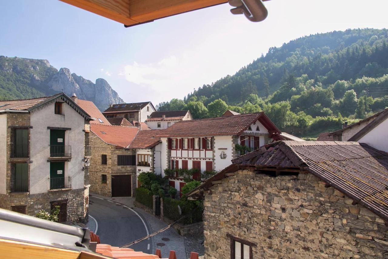 Appartement entier, Aiestaenea Apartamentos Rurales in Isaba, Pyrénées espagnoles