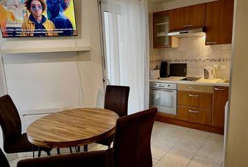 Gîte pour 5 personnes, avec vue et balcon à Ville-la-Grand