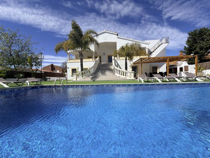 Finca für 15 Personen, mit Terrasse und Garten in Cambrils