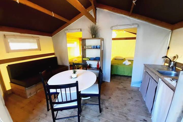 Mobil home pour 4 personnes à Coulon