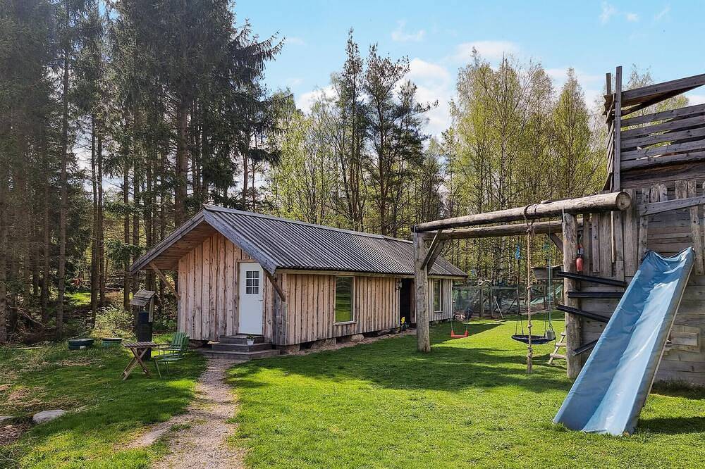 Stunning home in Mellerud with Wifi in Mellerud, Vänern