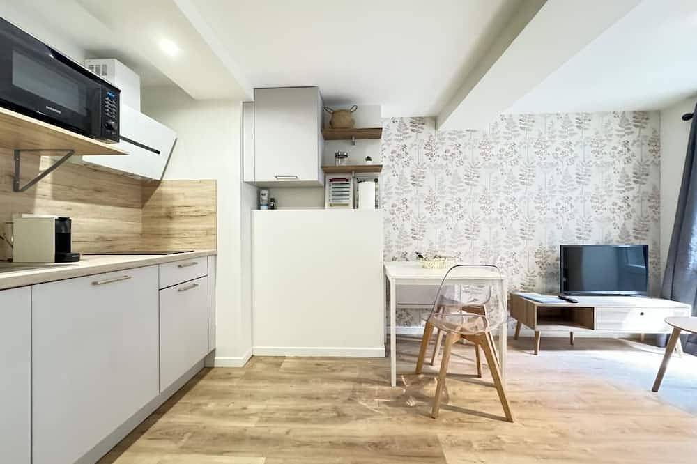 Entire apartment, Charming T1 New in Riom in the Heart of the City! in Riom, Riom region