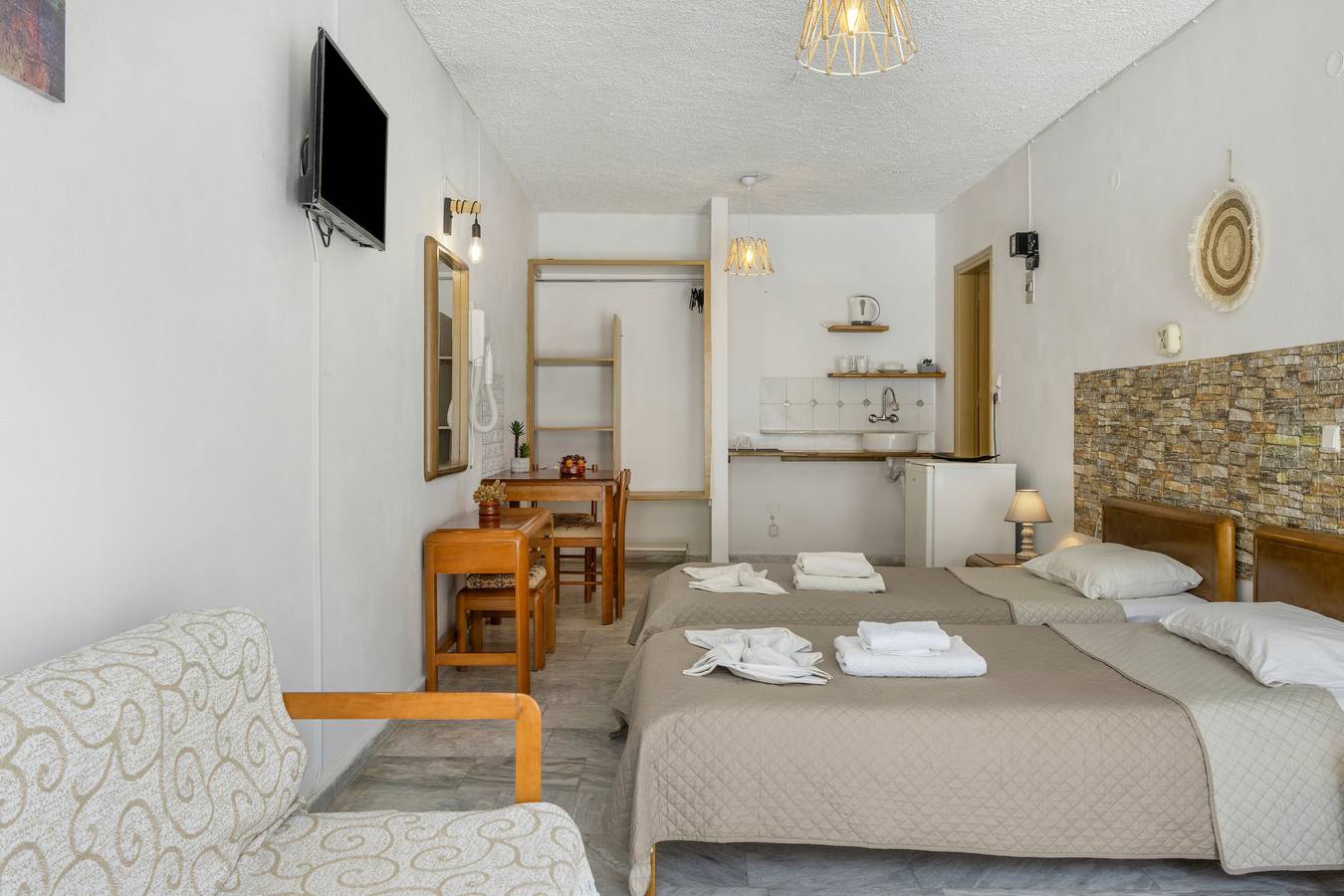Ganze Wohnung, Ferienwohnung 'Doppelzimmer Nr. 4' mit Bergblick, Wi-Fi und Klimaanlage in Kalymnos