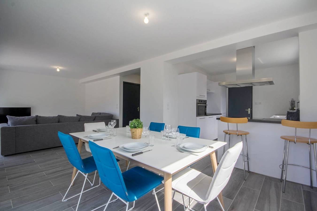 Gîte au bord de la piscine avec parking et WiFi, à 2 km de la Grande Plage in Saint-Gildas-de-Rhuys, Côte des Mégalithes