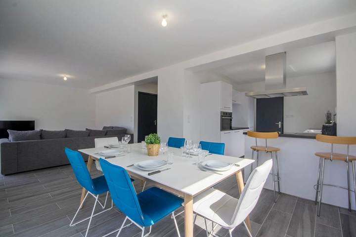 Gîte for 8 people, with terrace and garden - 1