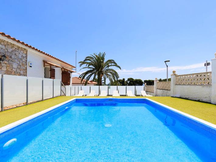 Casa rural para 16 personas, con jardín en Salou - 2