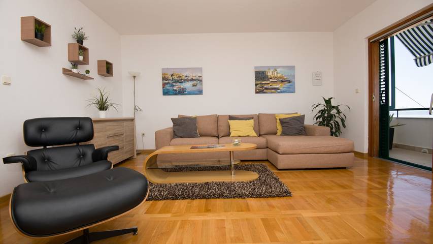 Villa für 8 Personen, mit Terrasse und Garten, kinderfreundlich in Makarska - 4