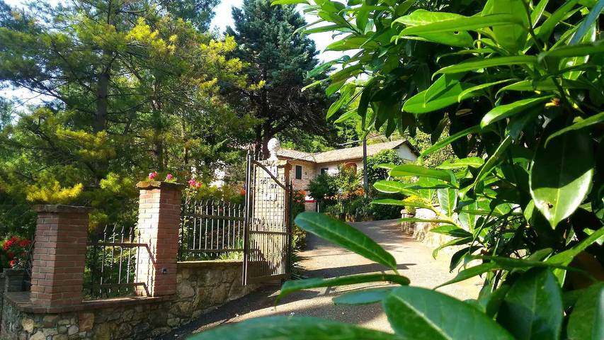 Hel lejlighed, Apartment 'Casa Dei Nonni' with Mountain View, Private Terrace and Wi-Fi in Trisobbio, Alessandria Provinsen
