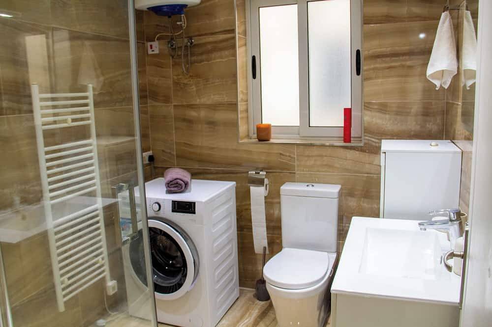 Ganze Wohnung, Stunning Beachfront Apt - Your Paradise Getaway in Naxxar, Insel Malta