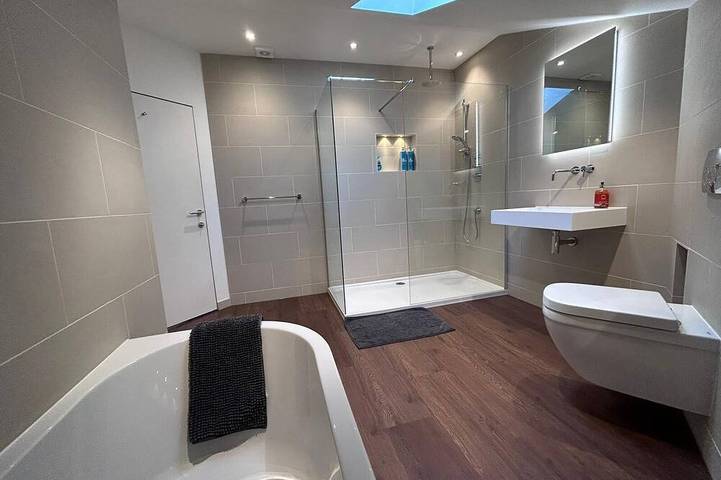 2-minute walk to Gylly Beach Falmouth • Sleeps 2 • Free Parking • Private Garden in Falmouth (Cornwall), Cornwall