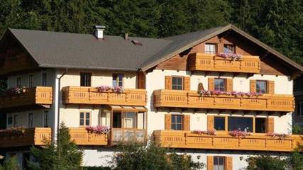 Ferienwohnung für 4 Personen, mit Balkon und Seeblick sowie Garten, kinderfreundlich in Fuschl am See