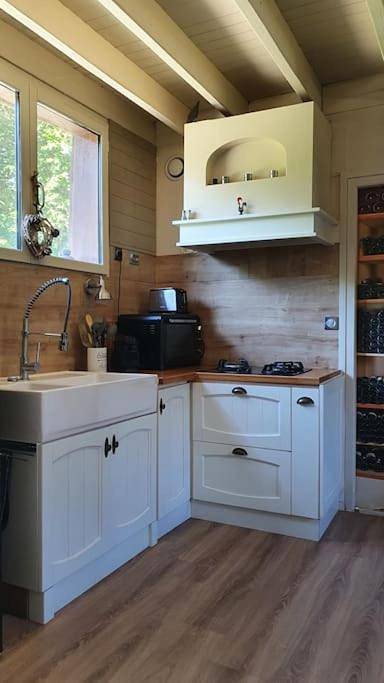 Gîte pour 4 personnes, avec jardin à Berville-sur-Mer - 3