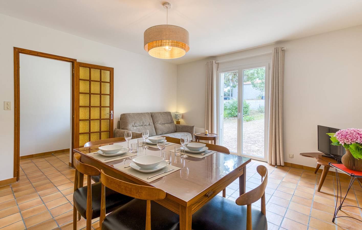 Appartement en bord de mer avec WiFi, TV, Parking, Jardin - Le Grand-Village-Plage in Le Grand-Village-Plage, Côte de Beauté