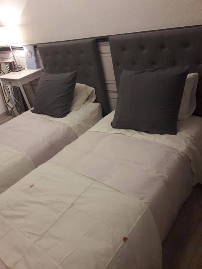 Appartement entier, One-Bedroom Apartment in Saint-Venant, Région de Béthune