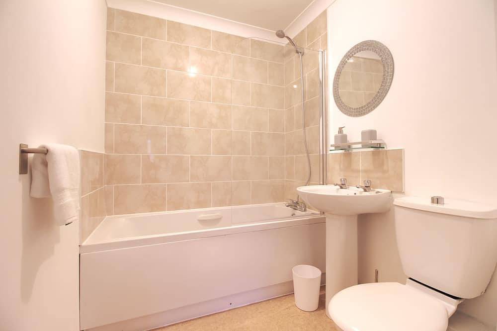 Entire apartment, Modern city centre Apartment + free parking in Wakefield, West Yorkshire