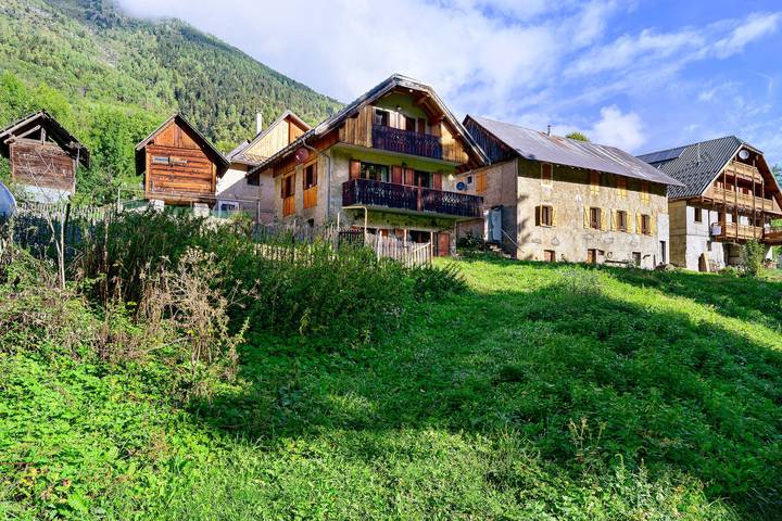 Chalet « Cœur Vallée des Villards » avec vue montagne in Saint-Colomban-des-Villards, Région de Saint-Jean-de-Maurienne