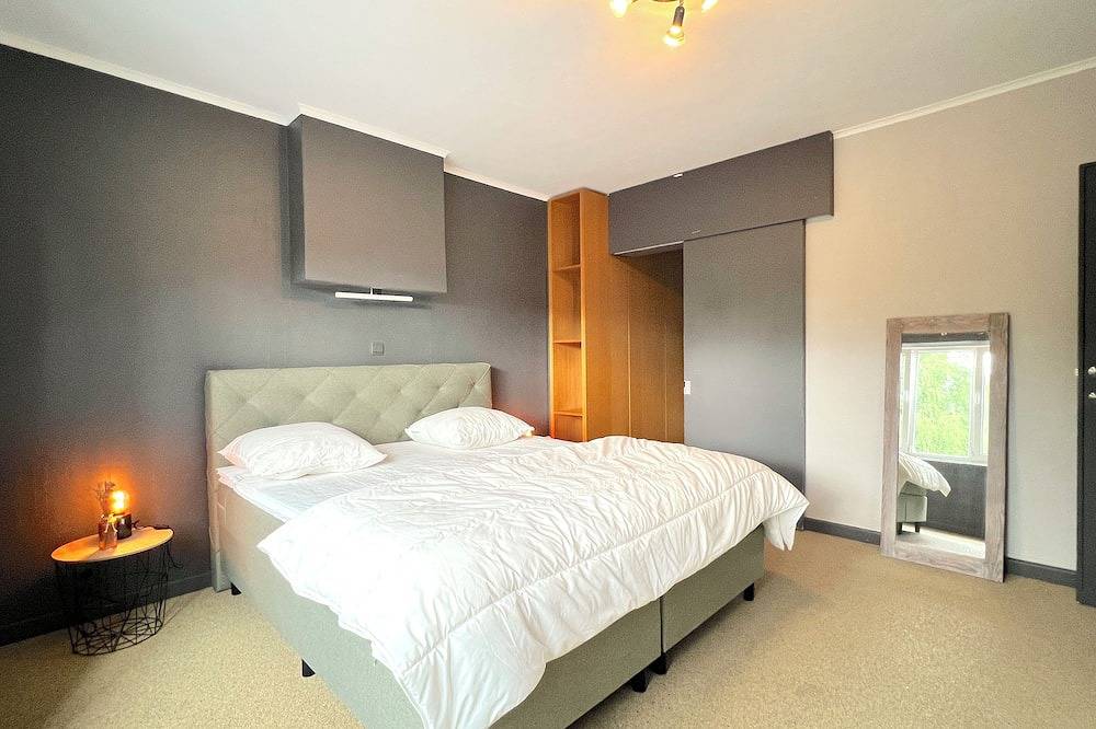 Geheel appartement, Ruim appartement met tuin vlakbij centrum Genk in Genk, Hasselt en omgeving