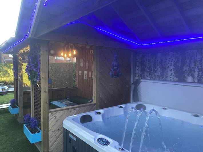 Ferienhaus für 12 Personen, mit Whirlpool und Terrasse sowie Garten in Newcastle upon Tyne
