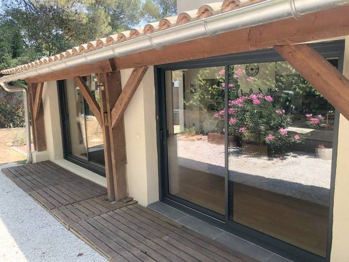 Maison de vacances pour 4 personnes, avec Terrasse ainsi que Jardin et Piscine