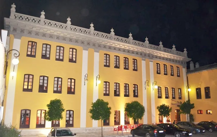 Hotel para 2 personas, con jardín y piscina - 1