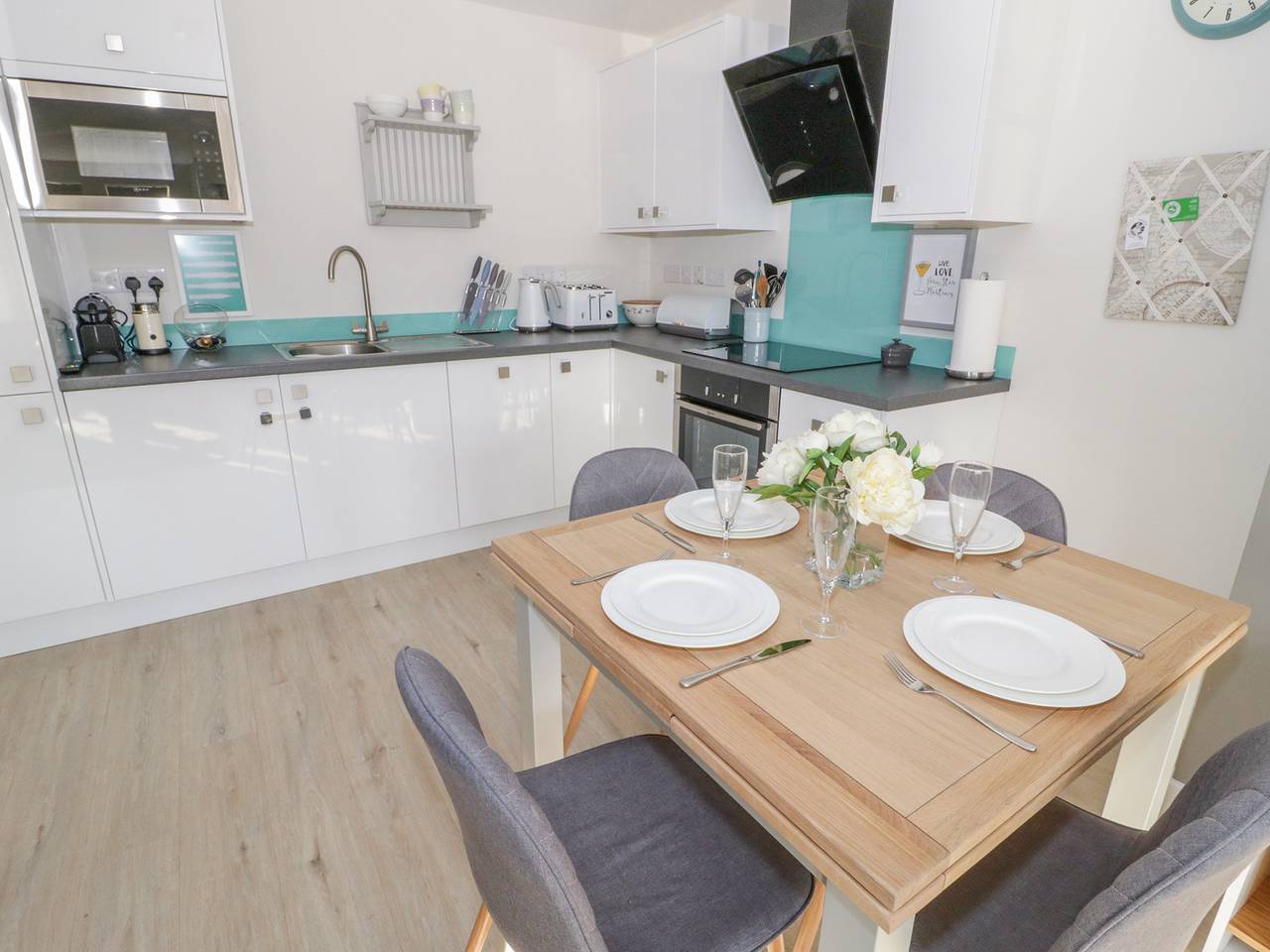 Entire apartment, Hafan Traeth (Beach Haven) in Benllech, Isle of Anglesey