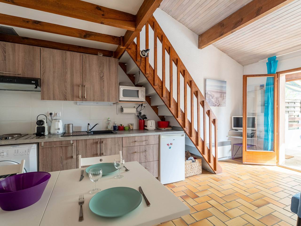 Entire apartment, Duplex apartment steps from the ocean for 4 people, private courtyard, cleaning included in Biscarrosse Plage, Biscarrosse