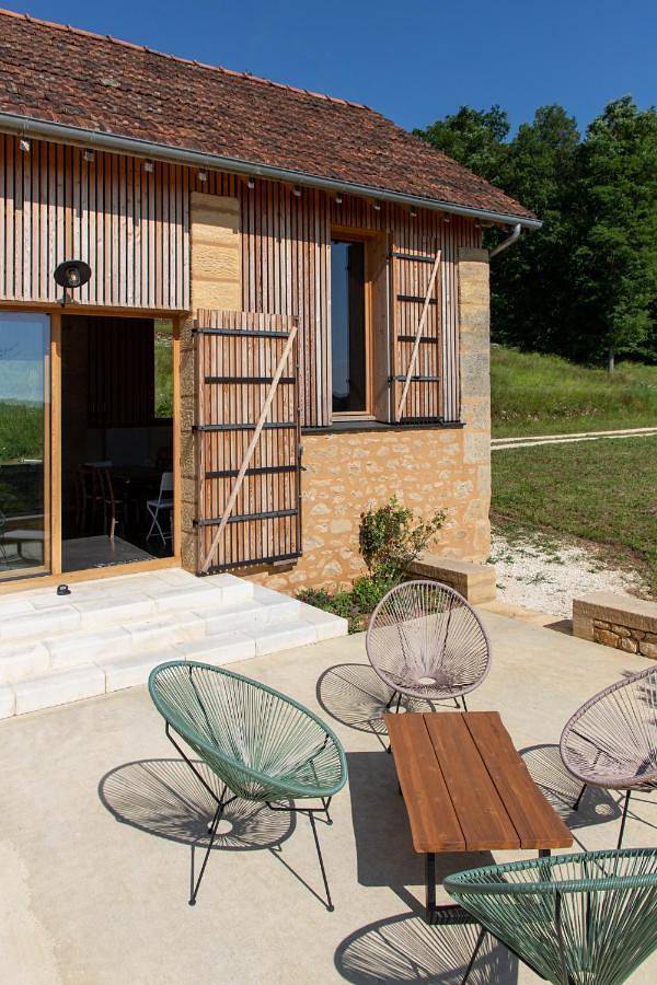 Location de vacances pour 2 personnes, avec terrasse ainsi que jardin et piscine, animaux acceptés à Beynac-et-Cazenac - 3