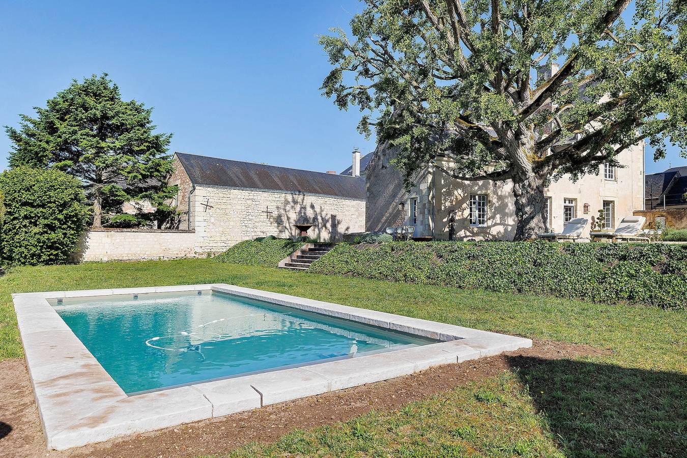 Habitación de huéspedes «Joséphine» con piscina compartida, terraza y Wi-Fi in Restigné, Valle del Loira