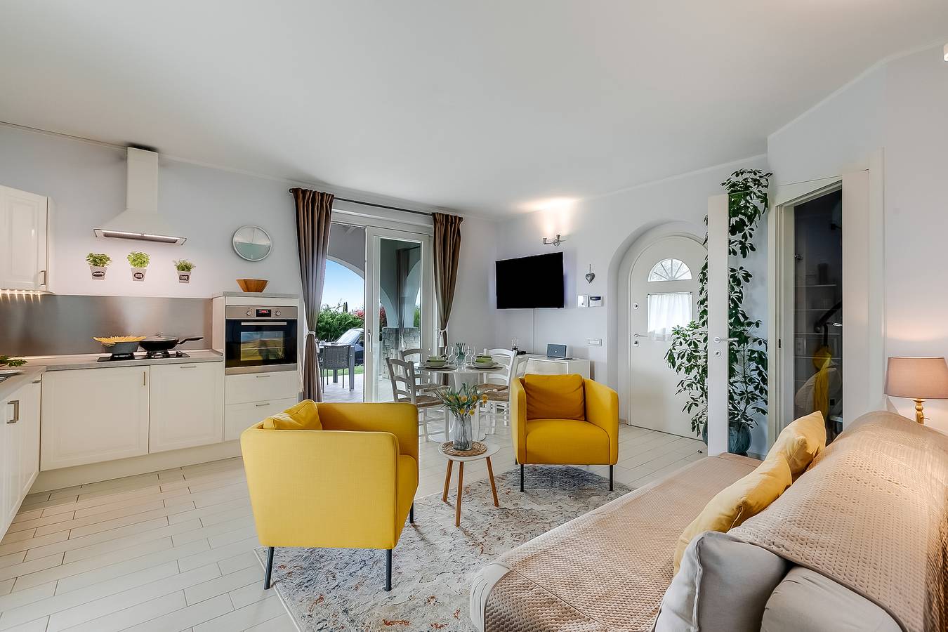 Il Silenzio House in Manerba del Garda, Gardasee-Berge