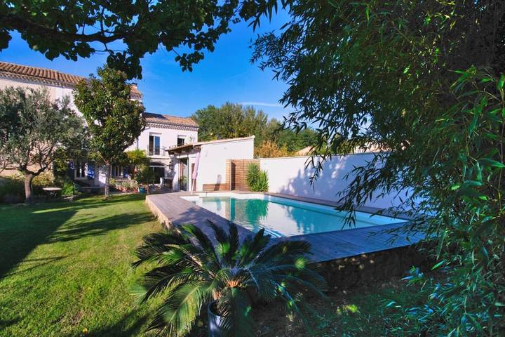 Chambre d’hôte pour 2 personnes, avec Terrasse et Jacuzzi ainsi que Jardin et Piscine