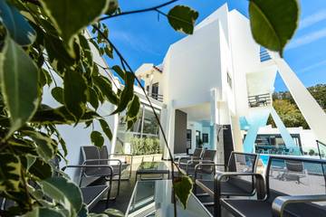 Chambre d’hôte pour 3 personnes, avec piscine et jardin à Nazaré