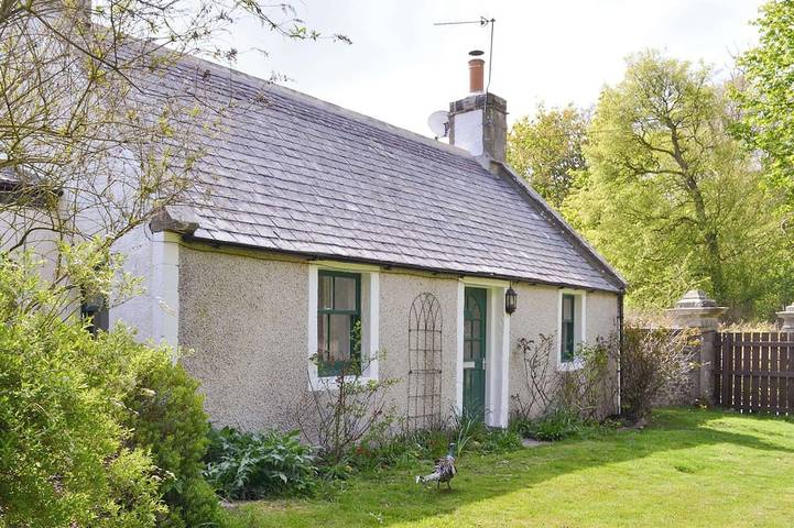 Log cabin for 6 people, with garden, with pets in Banff (Aberdeenshire)