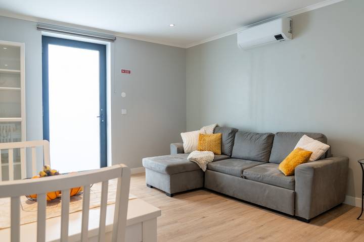 Cantinho da Fonte Apartment with Mountain View, Wi-Fi, and Air Conditioning