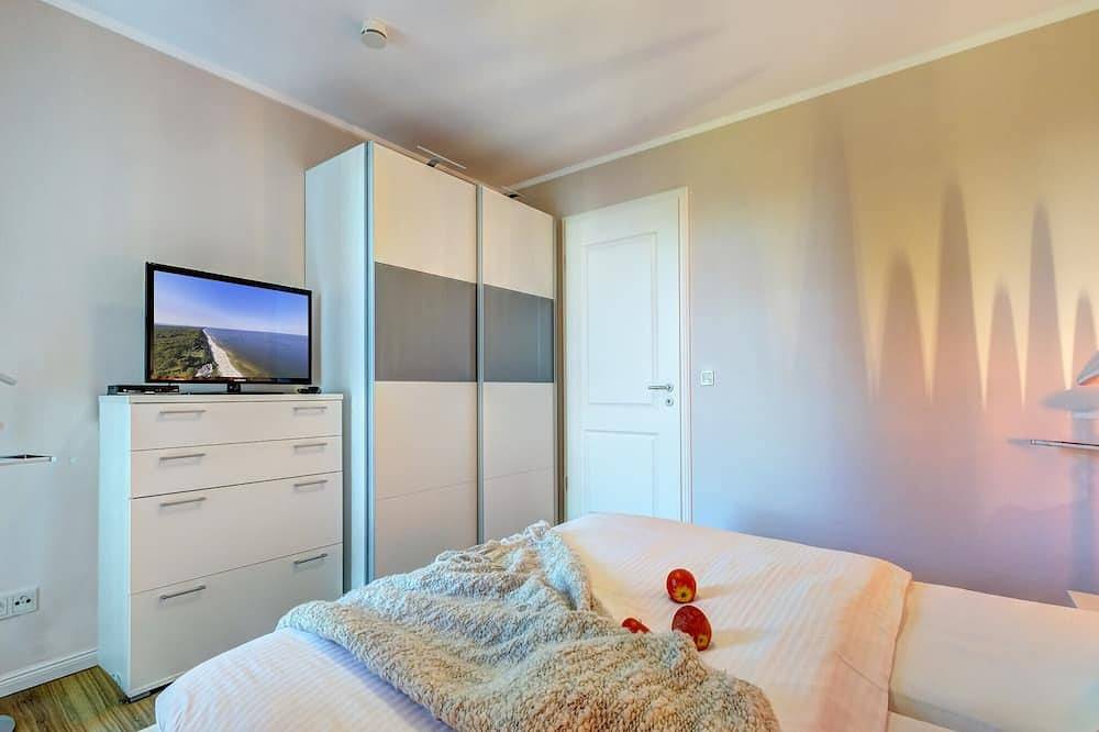 Ganze Wohnung, Traumhafte Wohnung mit Seeblick, direkt am Achterwasser und Golfclub in Balm, Benz