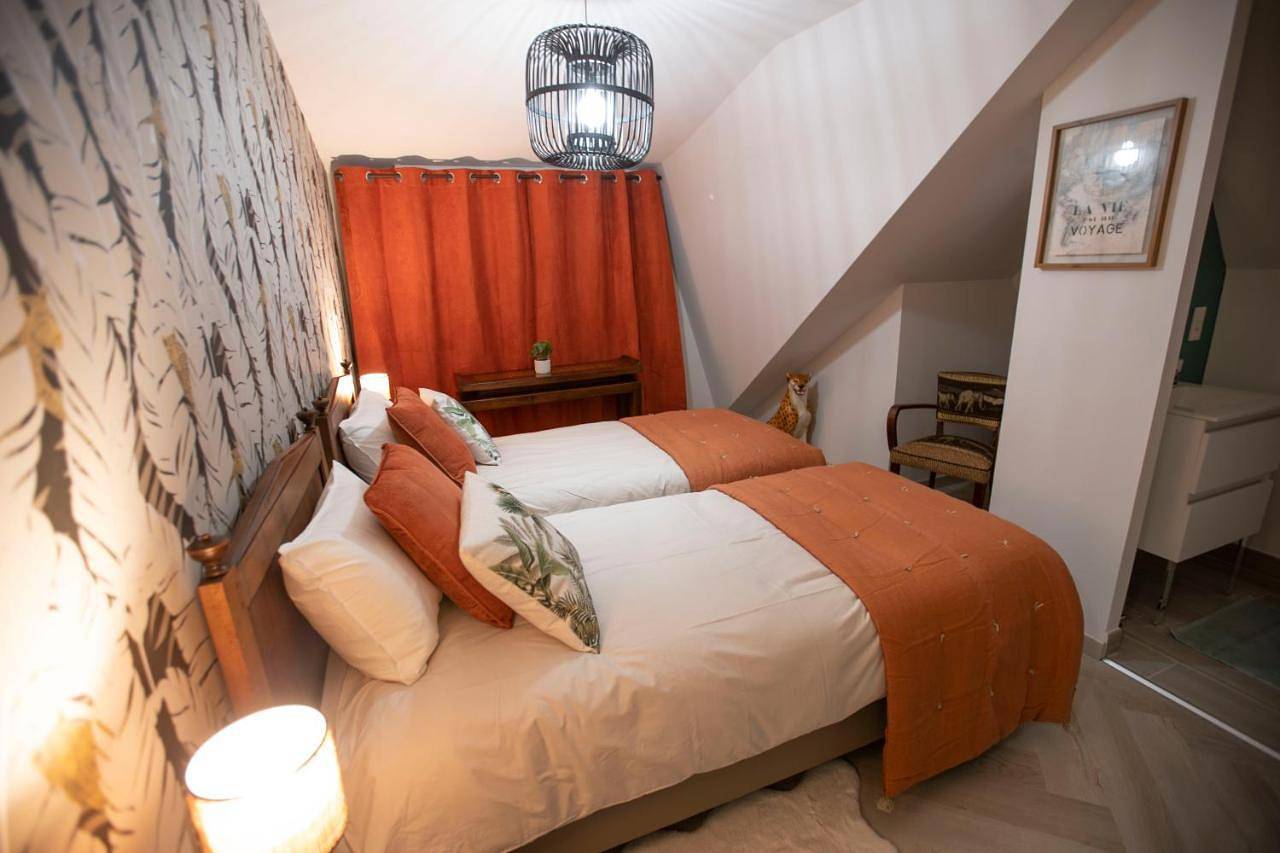 Appartement de vacances entier, Chambre Jungle dans maison d'hote "Le Petit Clouet"- Rochecorbon in Rochecorbon, Région de Tours