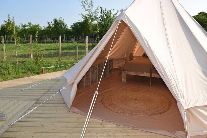 Gîte pour 5 personnes, avec piscine et jardin à Ambillou-Château - 2