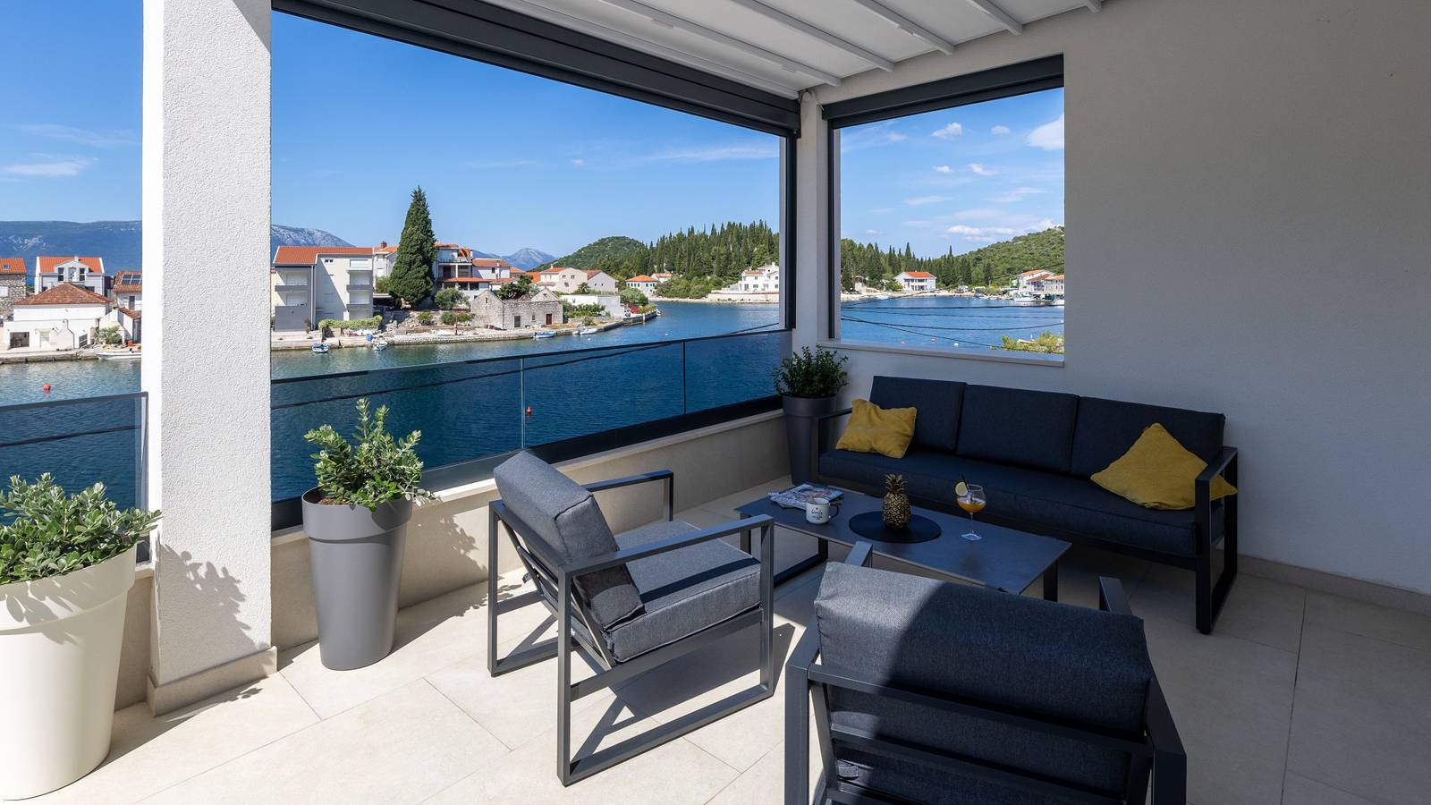 Villa Sunset Blace by Villas Guide in Blace, Dubrovnik-Neretva