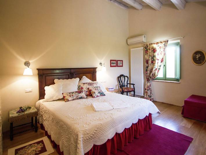 Villa con tours de vino cerca de la playa in Barchi, Terre Roveresche