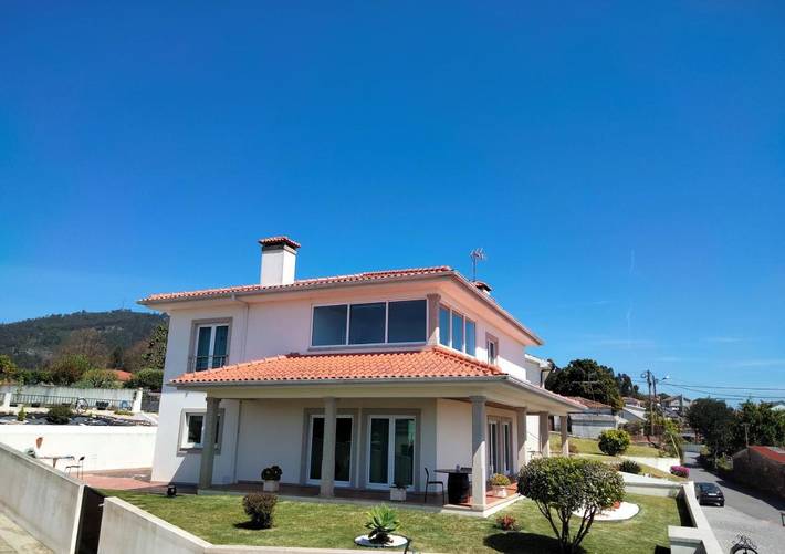 Cottage pour 2 personnes, avec vue ainsi que jardin et terrasse dans Mujães