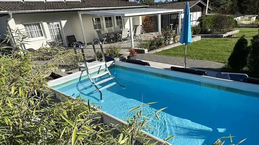 Ferienhaus für 6 Personen, mit Garten und Sauna sowie Pool, mit Haustier