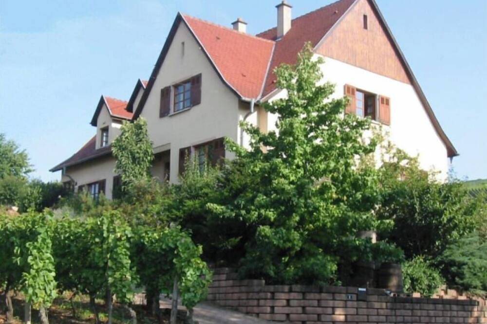 Entire apartment, Maison Située Dans le Vignoble, Appartement à L'étage Avec Entrée Indépendante in Soultzmatt, Parc naturel régional des Ballons des Vosges